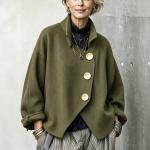 Loose-Fit Retro Womens Coat With Large Buttons